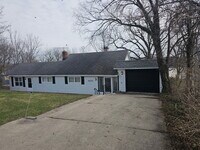 Building Photo - 6015 N River Rd