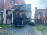 Building Photo - 132 Pike St