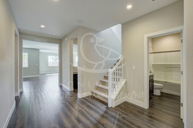 Building Photo - ~ Home in the heart of Twelve Bridges, 5 bdrms 3 full bthms, pet friendly ~