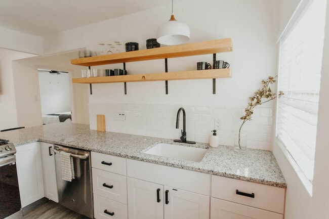 Building Photo - 3729-3727 N 24th St