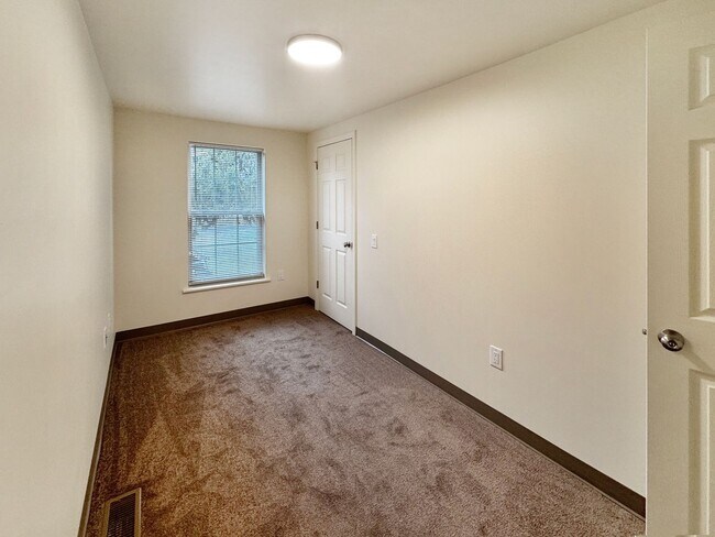 Building Photo - 515 Allegheny St