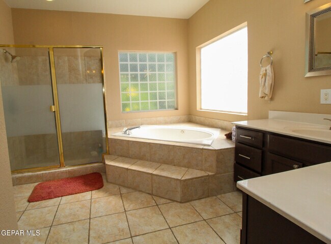 Building Photo - 6044 Los Pueblos Dr