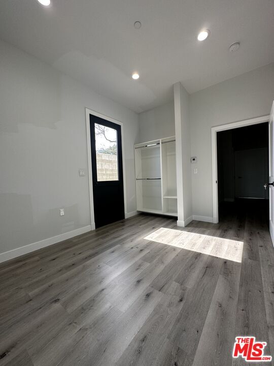 Building Photo - 6829 Bellaire Ave