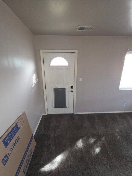 Building Photo - 10228 Belnap Pl