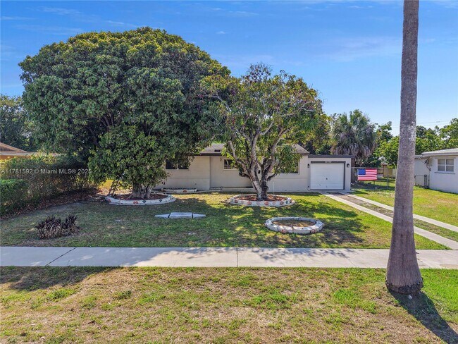 Building Photo - 30100 SW 168th Ct