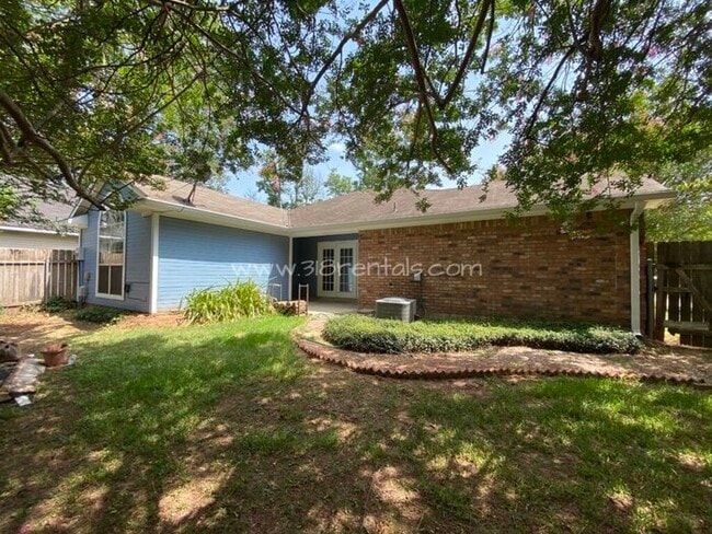 Building Photo - Home in Shady Grove available!