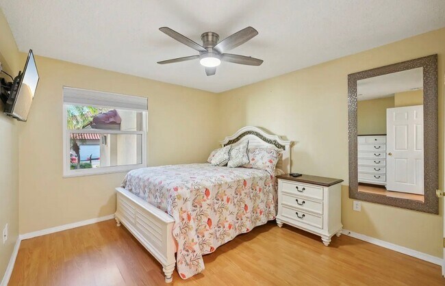 Building Photo - 2400 Feather Sound Dr