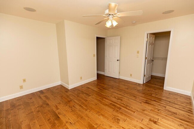 Building Photo - 2059 Arbor Springs Blvd