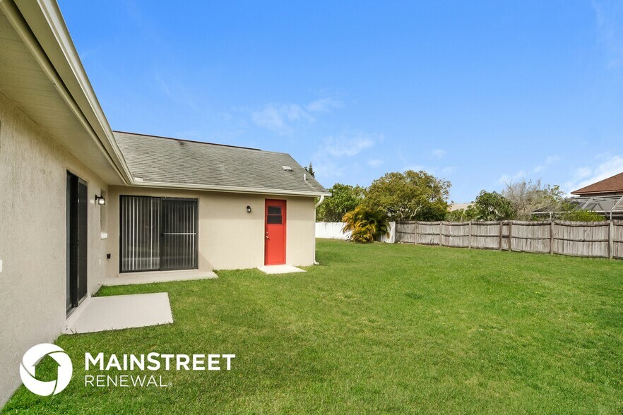 Building Photo - 313 Silk Oak Dr