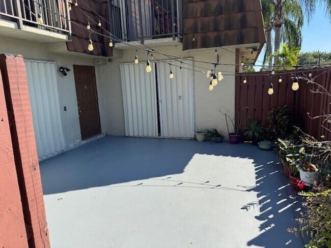 Building Photo - 1210 SW 118th Terrace
