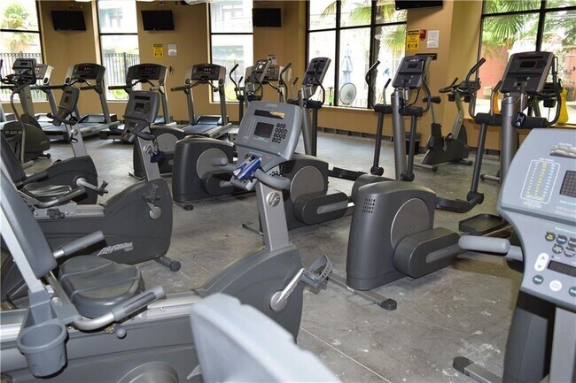 Building Photo - 400 17th St NW