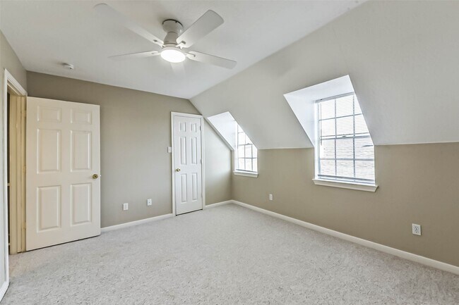 Building Photo - 11525 Burdine St