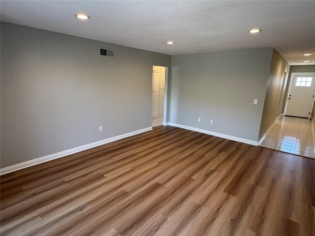 Building Photo - 7271 Elk Cir