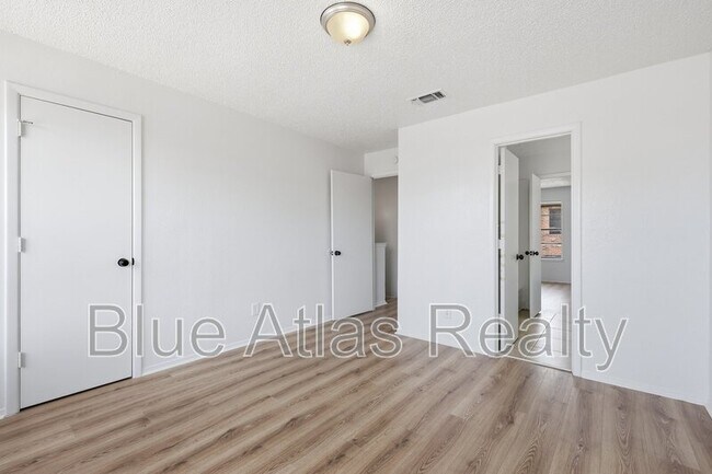 Building Photo - 8108 Foxfire Ln