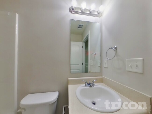 Building Photo - 531 Susie Creek Ln