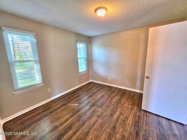 Building Photo - 4316 Pilgrim Way