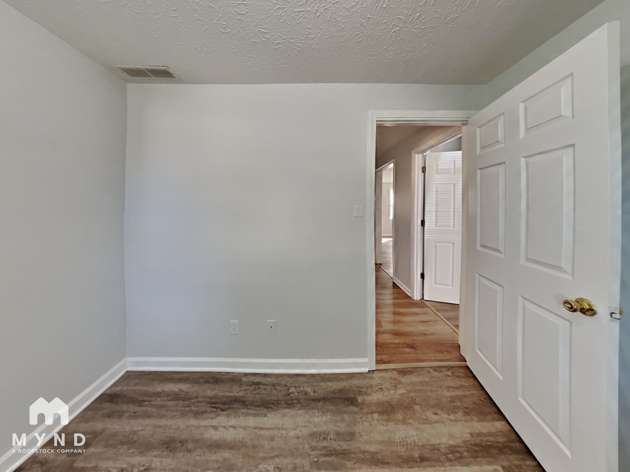 Building Photo - 808 W Smith Valley Rd