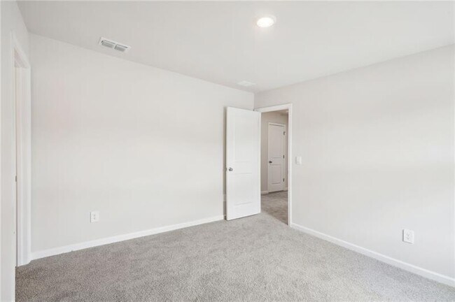 Building Photo - 26 Hemlock Ct