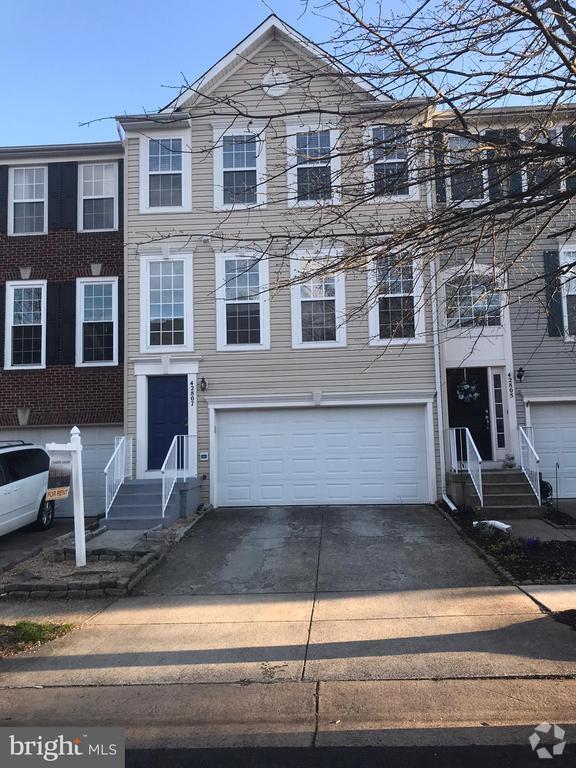 Building Photo - 42807 Shaler St