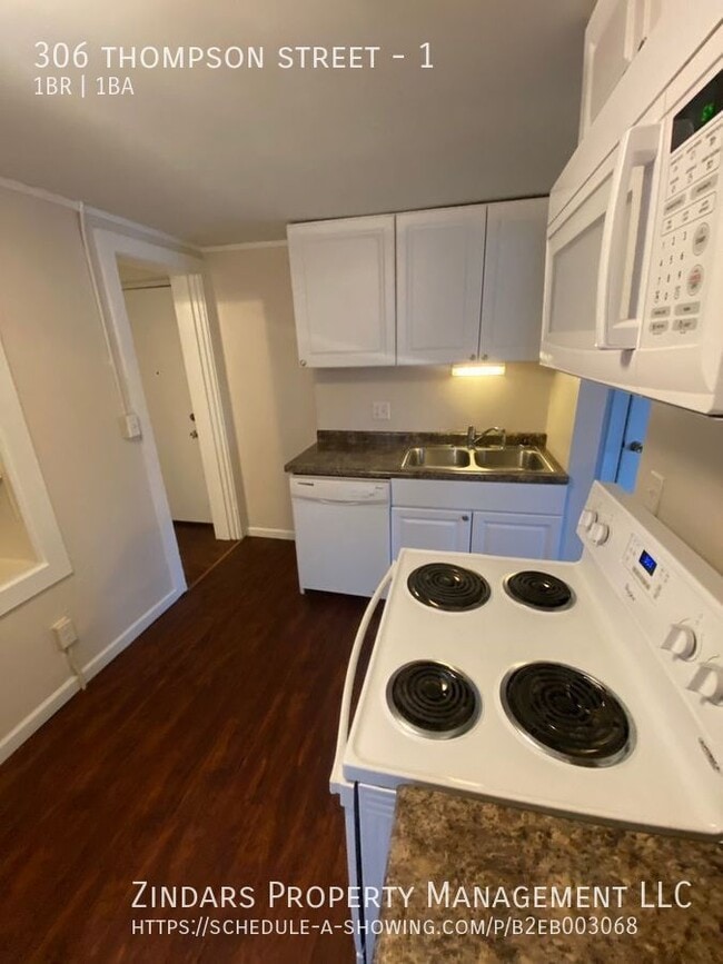 Building Photo - 306 Thompson St