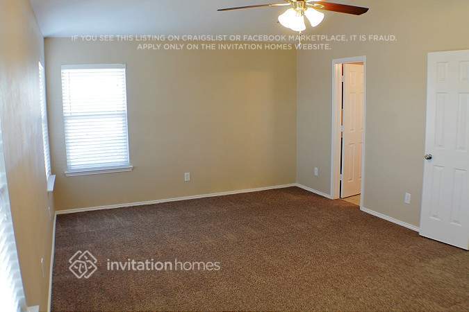 Building Photo - 9224 Lenox Dr