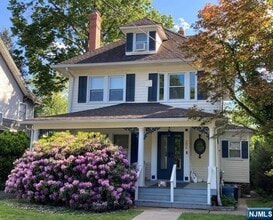 Building Photo - 206 Godwin Ave