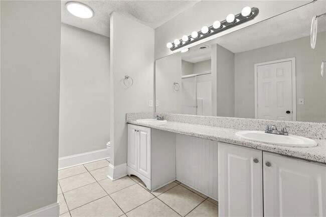 Building Photo - 140 Davis Mill Ct