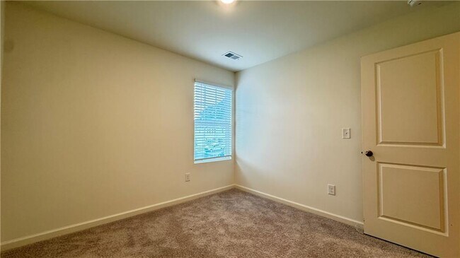 Building Photo - 204 Fenchurch Wy