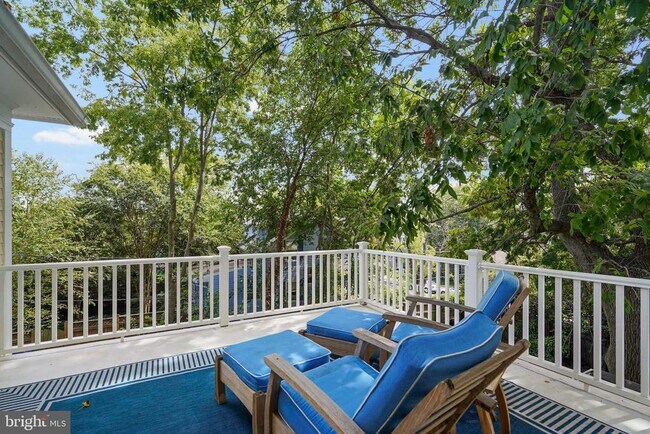 Building Photo - 1503 Russell Rd