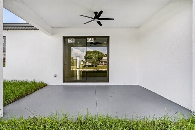 Building Photo - 602-604 SW 8th Pl