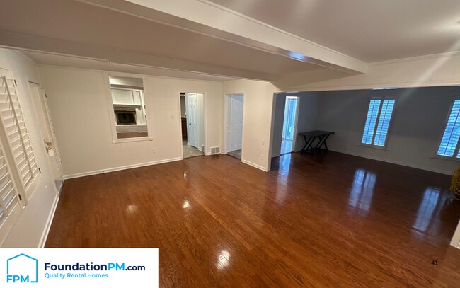 Building Photo - 7939 Dovie Ln