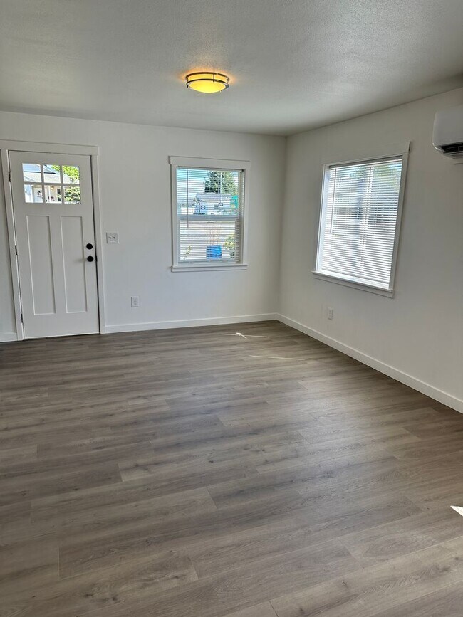 Building Photo - Completely remodeled Adorable home in Conv...