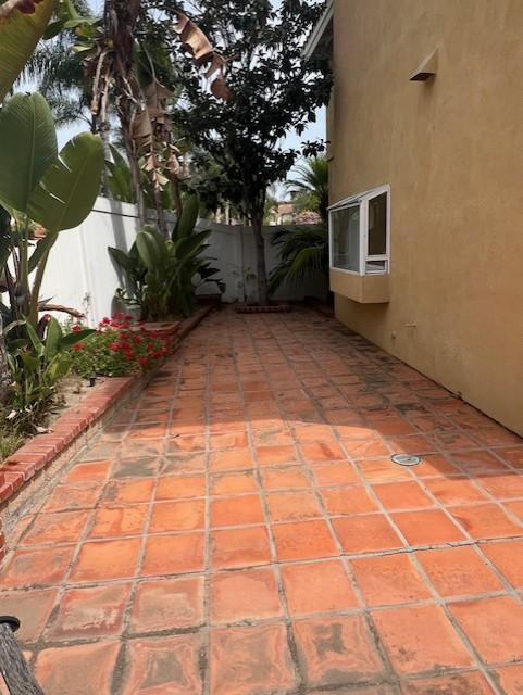 Building Photo - 1137 Avenida Sobrina