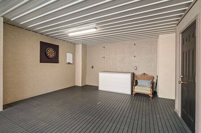 Building Photo - 430 Arricola Ave