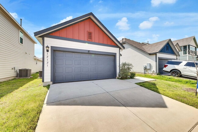 Building Photo - 12121 Cimaizon Dr