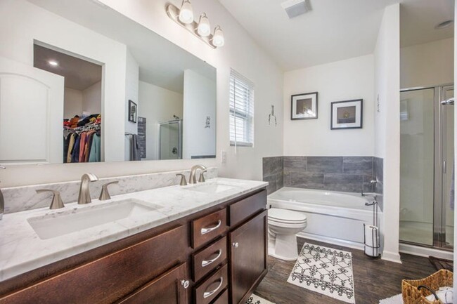 Building Photo - Beautiful Traditional Home with Downstairs...