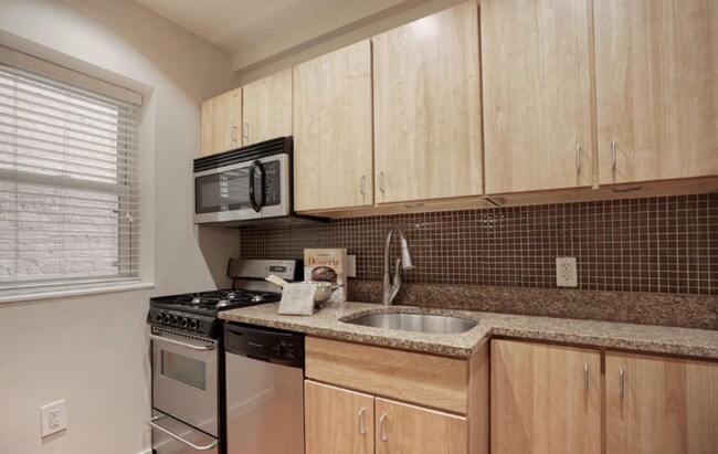 Building Photo - 3534 10th St NW