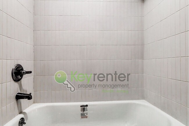 Building Photo - First Month Free Rent – Brand New 2BR/3BA Townhome with Garage