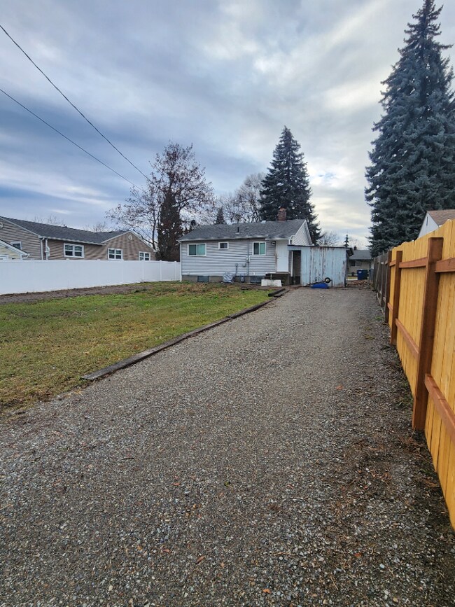 Building Photo - 3BR With Newer Updates