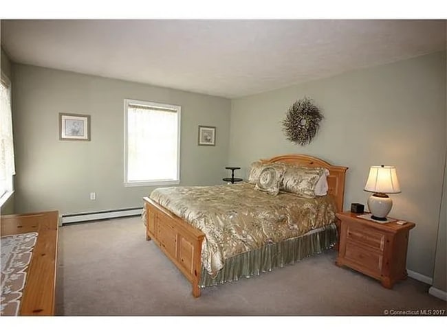 Building Photo - 4 Bed - 2.5 Bath: Single Family Home in Oa...
