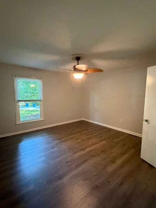 Building Photo - 2723 Meadow Oak Dr