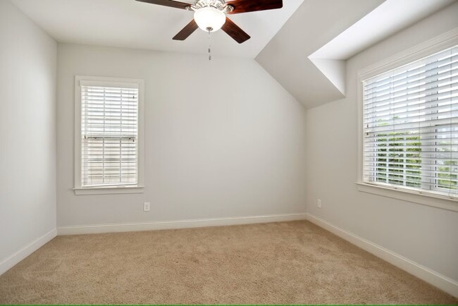 Building Photo - 1212 Sand Pine Dr