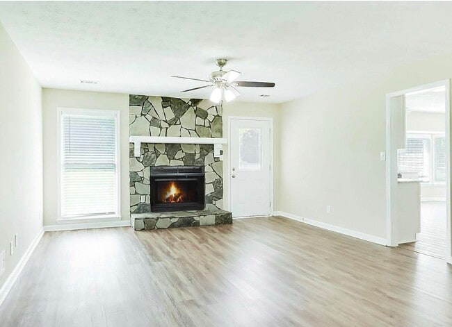 Building Photo - 65 Salem Meadow Dr