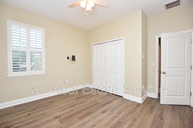 Building Photo - 1977 Wind Meadows Dr