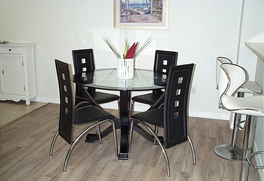 Building Photo - 1875 Florida Club Dr