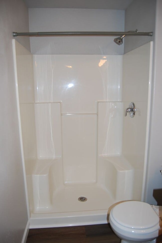 Building Photo - 4 bedroom 2.5 Bath NE Salem OR