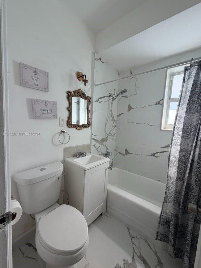 Building Photo - 825 Jefferson Ave