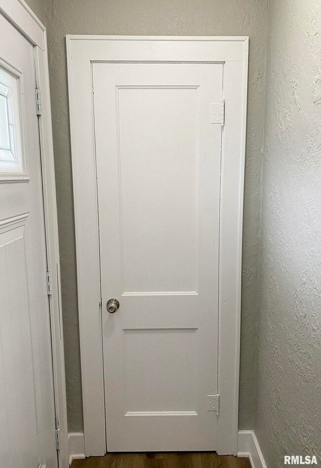 Building Photo - 303 Central St