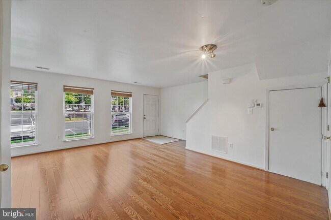 Building Photo - 14844 Edman Cir