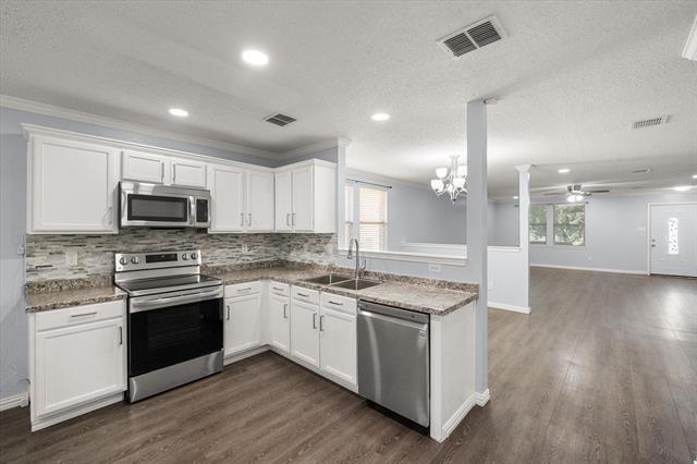 Building Photo - 635 Almandora Dr
